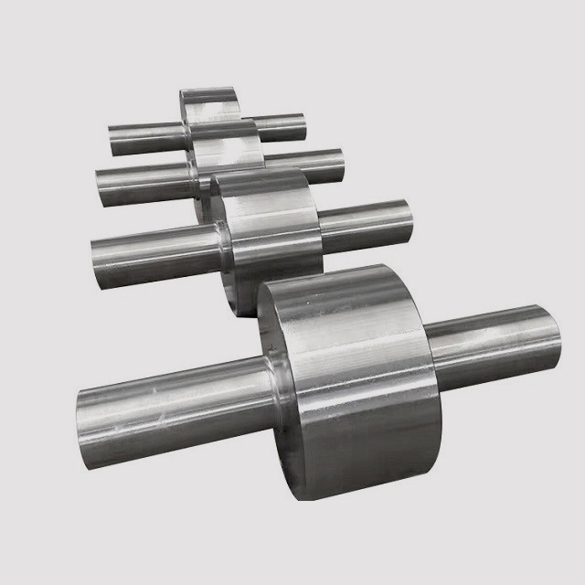 ASME S355JR/Q345/ST37 taottu teräs hydroturbiinin akseli, erittäin luja porrasakseli vesivoimalle